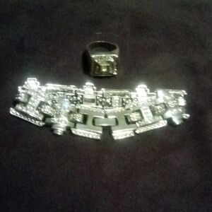 Bracelets and ring sets